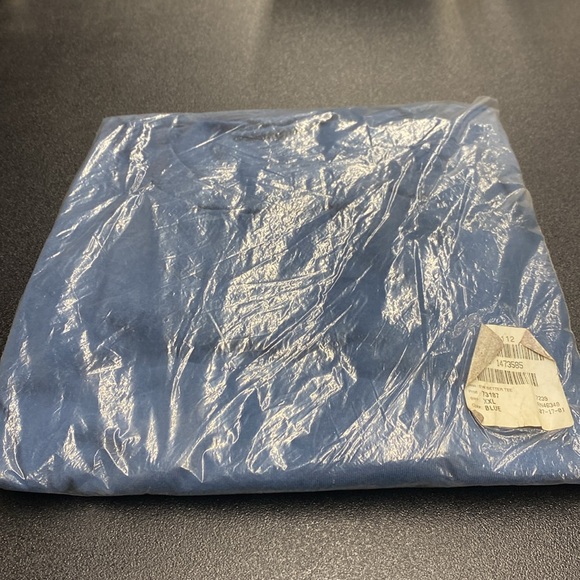 Vintage Early Winters Tee - Picture 3 of 4